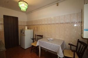 2 camere, centrala proprie, zona Bucovina, loc de parcare langa bloc - imagine 11