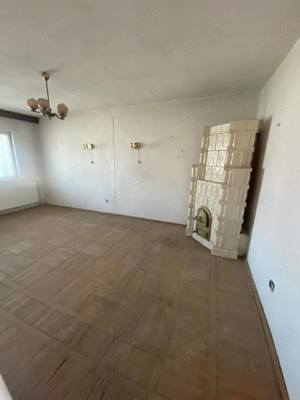 De vanzare apartament cu 4 camere