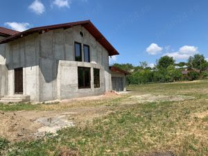 Vand in com. Corlateni jud. Botosani casa