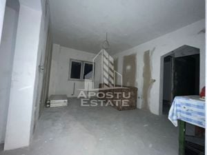 Apartament cu 4 camere,2 balcoane,2 bai, etajul 2, , zona Dambovita - imagine 2