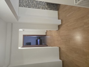 Închiriez apartament cu 2 camere ,decomandat,situat în zona Bazar Orizont ,pe strada Trandafirilor, - imagine 8