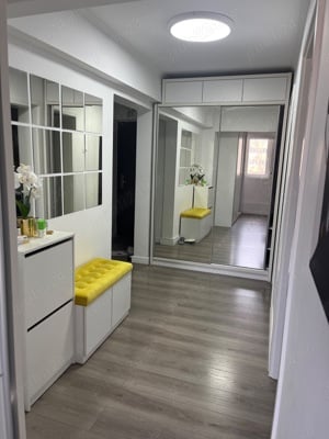 Vând apartament 3 camere renovat , mobilat și utilat  - imagine 2