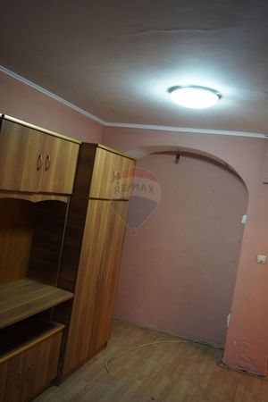 Apartament cu 2 camere de vânzare pe strada Tudor Vladimirescu - imagine 6