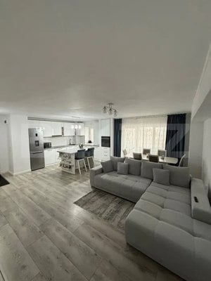  Apartament modern de vanzare, cu 3 camere, 77 mp, bulevardul Independenței