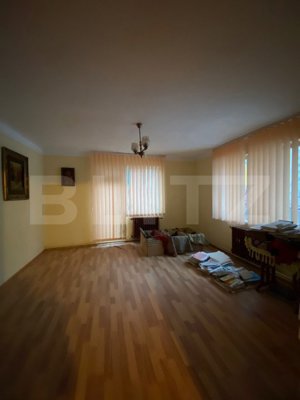 Casa de vanzare, cu 7 camere, 390 mp - Versatilă și Centrală!  - imagine 9