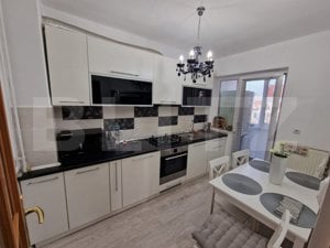 Apartament 3 camere, 70 mp, ultrafinisat,  zona Pieței Centrale - imagine 11