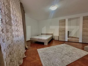 Apartament cu 2 camere, 54 mp, decomandat, zona Decebal - imagine 2