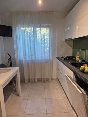 Apartament 4 camere 2 balcoane Complet mobilat si utilat. - imagine 4