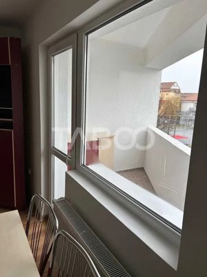 Apartament mobilat utilat 3 camere si balcon zona Mihai Viteazul - imagine 3