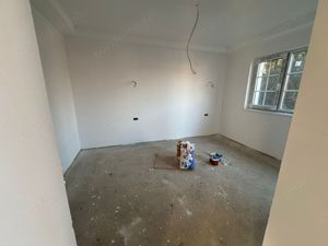 Casa cu garaj, lângă Carrefour, la asfalt - 5 camere, 3 băi - 210.000E - imagine 9