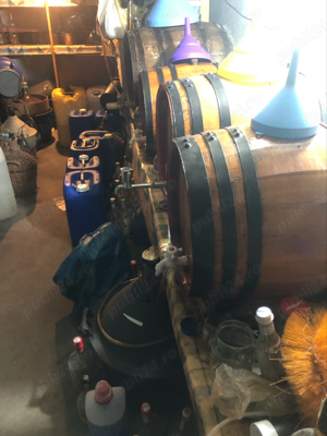 Palinca de prune sau de mere invechita in butoaie din lemn !