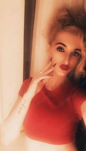 Blondy Transexuală reala 100% detin locatie fac si deplasari