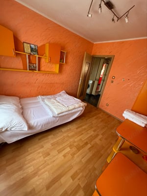 vand apartament cu 3 camera  - imagine 5