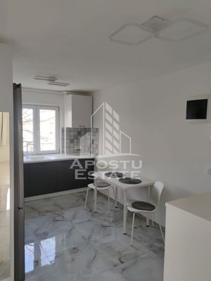 Apartament cu 4 camere, centrala proprie, zona Cetatii - imagine 2