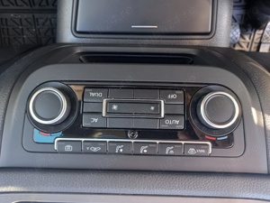 Wv Tiguan,motor 2 l,170CP, 4x4,climatronic pe doua zone - imagine 2