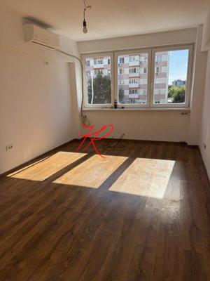 Vanzare apartament 2 camere renovat Stefan cel Mare - imagine 2