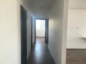 Vand apartament 3 camere Ared - imagine 2