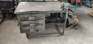 Vand banc de lucru cu menghina - imagine 3