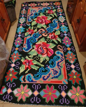 Scoarta taraneasca tesut manual din lana vopsita bio