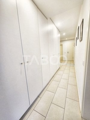 Apartament 3 camere 2 bai de vanzare zona Tractorul loc de parcare - imagine 14