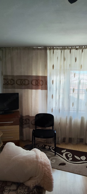 Inchiriez apartament