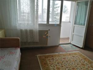 Apartament cu 3 camere spatios decomandat zona Sagului - imagine 3