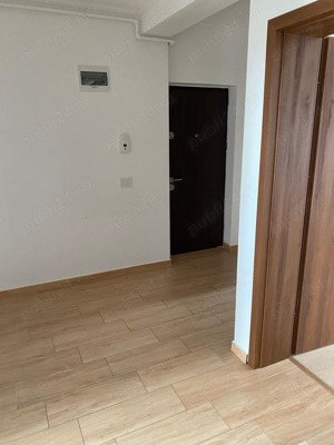 Apartament cu 3 camere de vânzare în Brașov