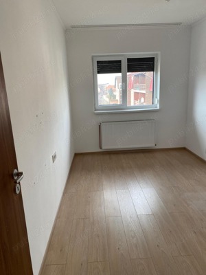 Apartament cu 3 camere de vânzare în Brașov - imagine 4