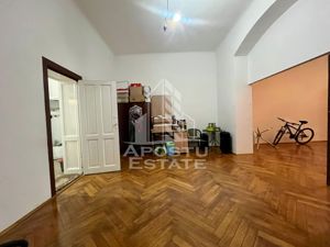 Apartament deosebit in cladire istorica, zona Piata Romanilor - imagine 3