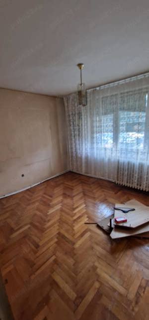 Apartament cu 2 camere ,52mp,parter, perfect pentru salon,zona tic-tac - imagine 2