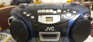 Vind JVC functional radio si caseta,cd doar prima melodie 