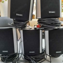 Boxe Teac ramase de la un sistem 