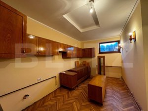 Investitie! Casa cu 6 camere, teren 649mp, zona Centru - Alba Iulia - imagine 2