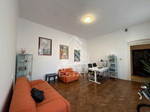 Apartament 3 camere, parter înalt, garaj propriu și parcare securizată - imagine 2