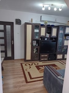 vând apartament în  giurgiu str 1Decembrie 1918 - imagine 2