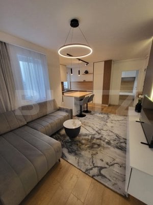 Apartament modern, 3 camere, intermediar, parcare, Zona Vivo !