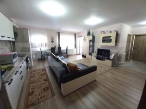 Apartament 2 camere, bloc cu lift, garaj, intermediar, zona Terra ! - imagine 6