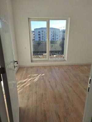 Apartament spatios 3 camere, 2 bai, 2 balcoane, zona Pallady - imagine 2