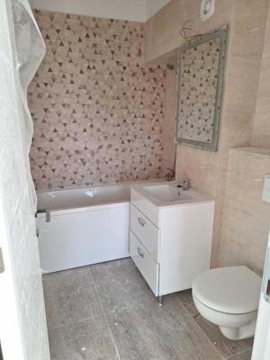 Apartament spatios 3 camere, 2 bai, 2 balcoane, zona Pallady - imagine 3