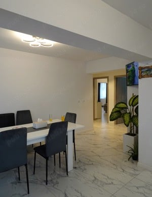 Apartament de vânzare cu 4 camere în orașul Aleșd - imagine 6