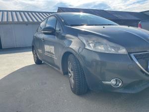 Vand Peugeot 208, 1.4 Hdi - imagine 6