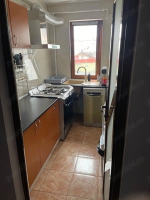 Vând apartament 3 camere Liceul Spiru Haret Moinesti - imagine 3