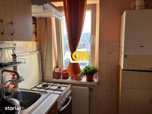 Apartament 2 camere Cetate - imagine 3