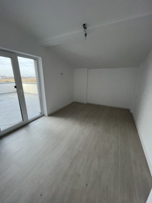 DISPONIBIL IMEDIAT, APARTAMENT SPATIOS, TIP PENTHOUSE - imagine 15