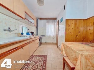 Apartament 3 camere Intim Piata Spitalului ,111 mp,et.1 4 ,decomandat