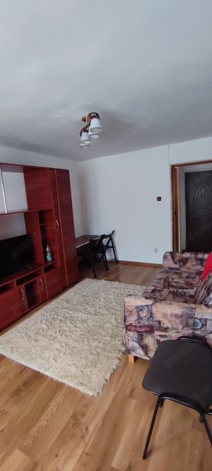 Închiriez apartament 3 camere - imagine 5