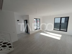 Casa tip duplex P+1E 4 camere 3 bai 122 mpu terasa curte Alba Iulia