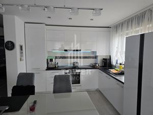 APARTAMENT + TERASA(70MP) - imagine 4