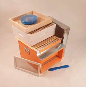 Stupul PASTORAL de 12 rame + Magazie 1 2, rame insarmate, hranitor, gratie hanneman - imagine 3