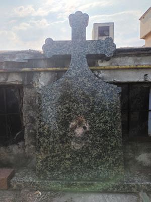 Cruci granit de vânzare